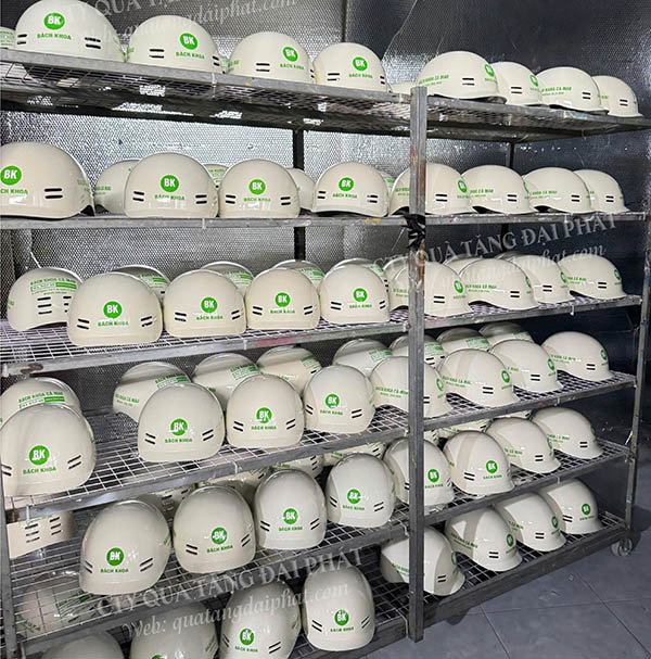 Đại Phát - Xưởng sản xuất nón bảo hiểm in logo quy mô lớn