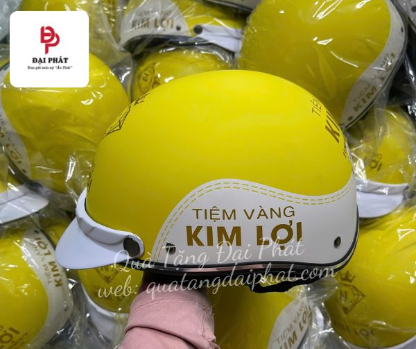 Tại sao nên chọn Quà Tặng Phú Quý để đặt nón bảo hiểm in logo Cà Mau?