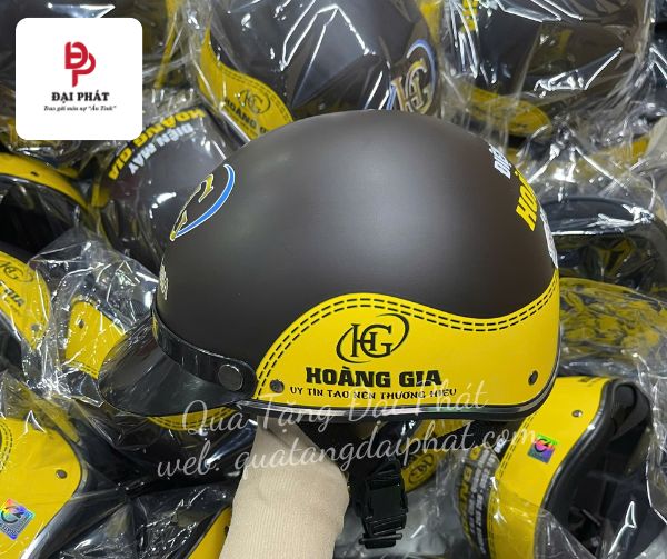 Nón bảo hiểm in logo cửa hàng điện máy Nón bảo hiểm in logo cửa hàng điện máy