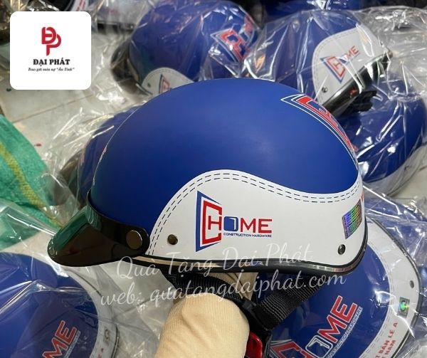 Tặng nón bảo hiểm là tặng sự an toàn