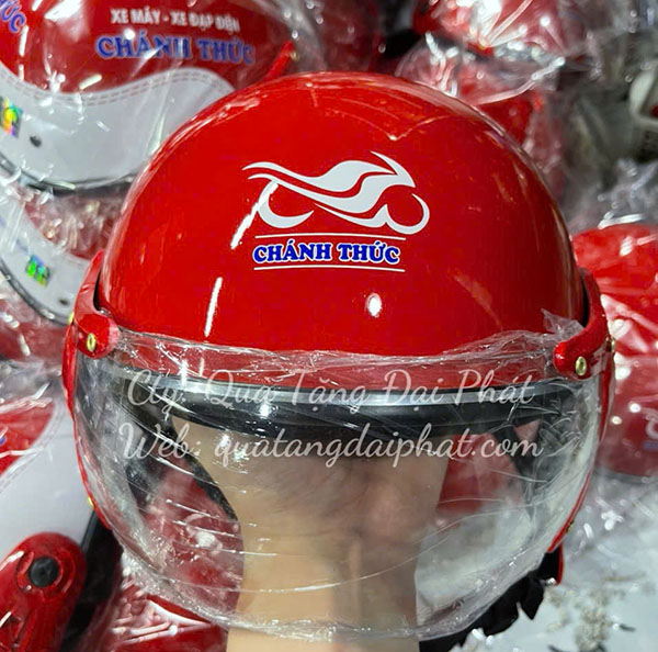 Vì sao cần chú trọng chất lượng khi in nón bảo hiểm quà tặng?