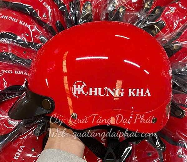 Nón bảo hiểm in logo cho cửa hàng xe điện